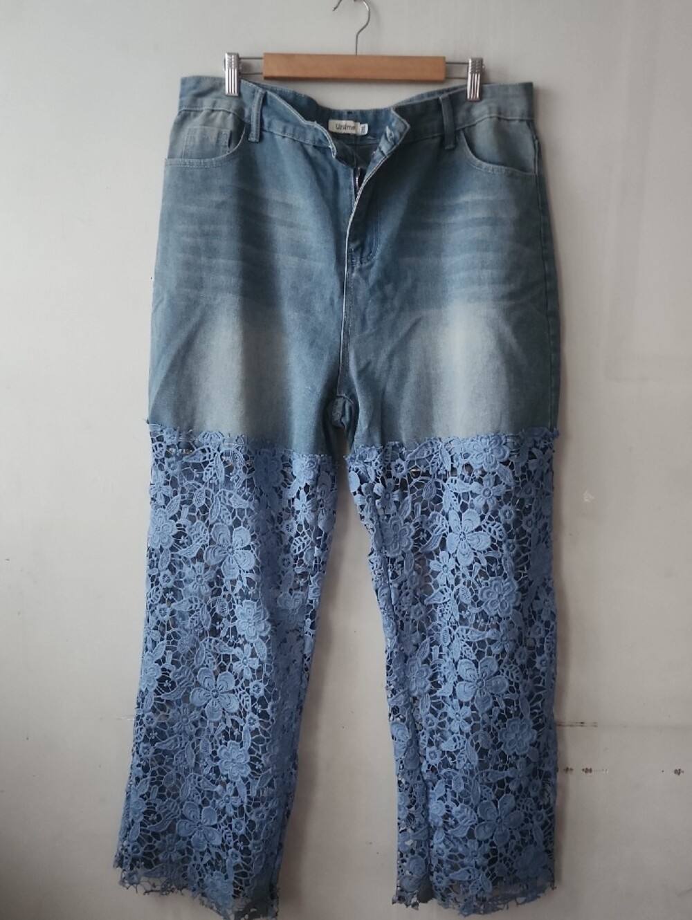 Women’s Blue Denim Wide-Leg Jeans with Lace Panels - Picture 12 of 13